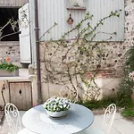 Capucine Готель типу 