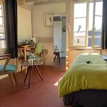 Capucine לינה וארוחת בוקר הונפלר
