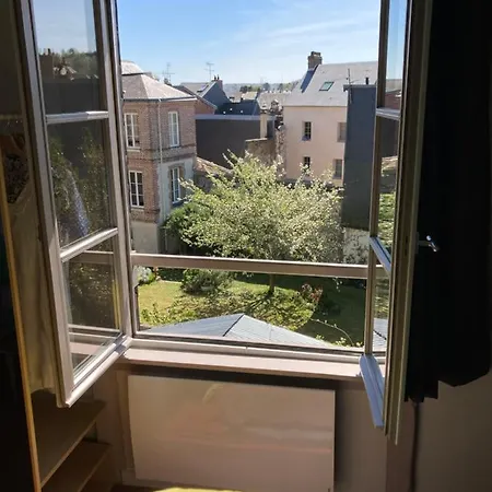 Bed & Breakfast Capucine 4*